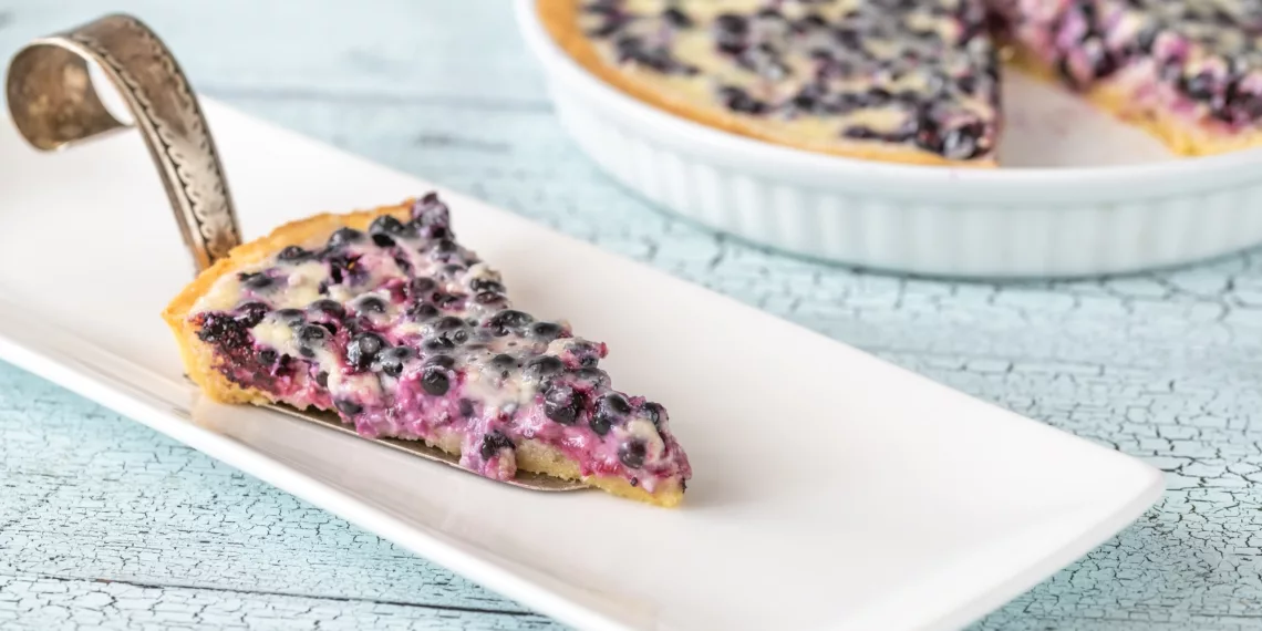 Blueberry Pie Bars - Thefoodiebunch Blueberry Pie Bars