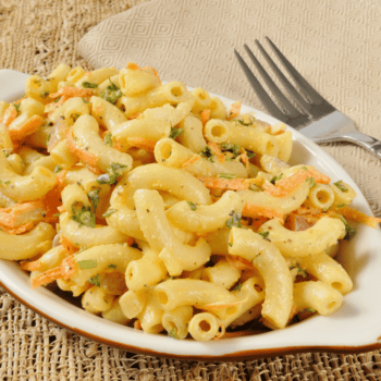 Creamy Macaroni Salad - Thefoodiebunch Creamy Macaroni Salad