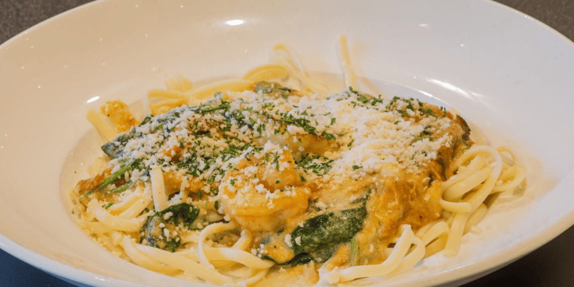 Creamy Shrimp Linguine With Pesto Gouda Cheese - Thefoodiebunch Creamy Shrimp Linguine With Pesto Gouda Cheese