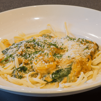 Creamy Shrimp Linguine With Pesto Gouda Cheese - Thefoodiebunch Creamy Shrimp Linguine With Pesto Gouda Cheese