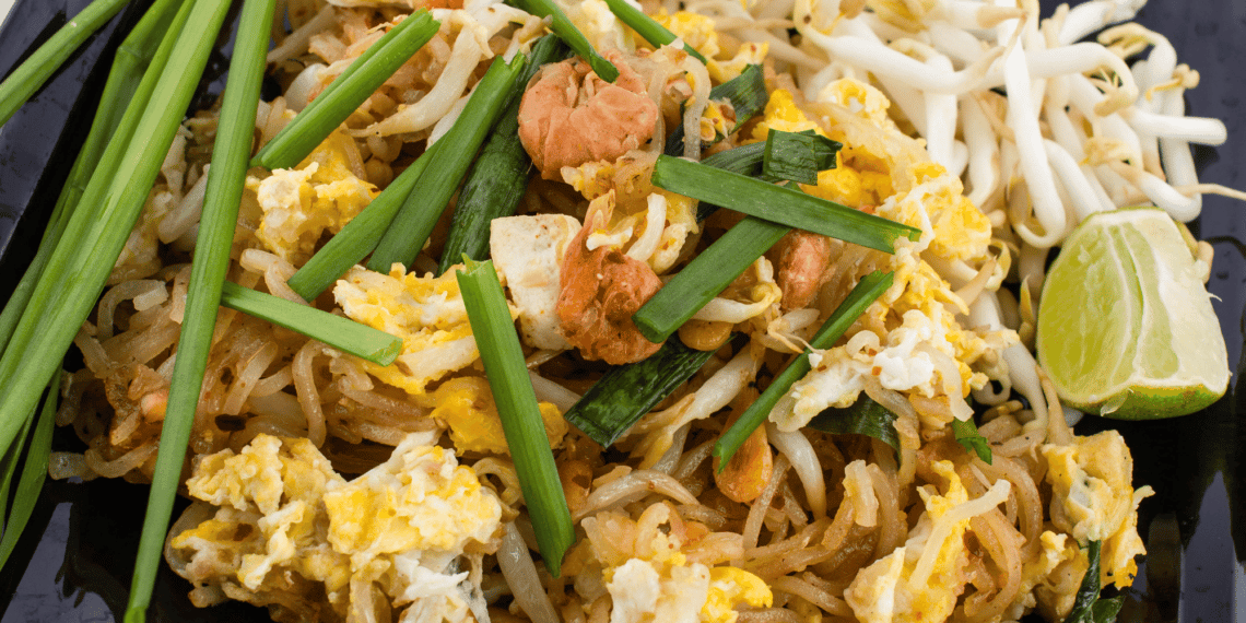 Famous Pad Thai Recipe - Thefoodiebunch Famous Pad Thai Recipe