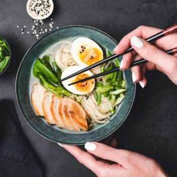 Easy Chicken Ramen Recipe - Thefoodiebunch Easy Chicken Ramen Recipe