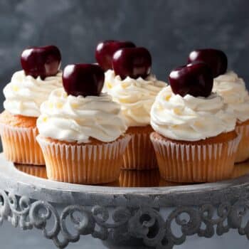 White Claw Black Cherry Cupcakes Delight - Thefoodiebunch White Claw Black Cherry Cupcakes