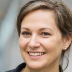 A Tropical Symphony: The Classic Singapore Sling Cocktail - Thefoodiebunch