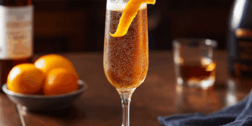Seelbach Cocktail: A Luxurious Bourbon And Champagne Blend